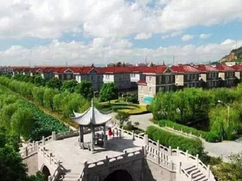 營口小區(qū)涼亭_盤錦小區(qū)涼亭_窗外對著小區(qū)涼亭